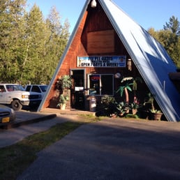 This is a lounge open until 3am and where you check in for your room. Nice friendly people