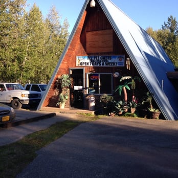 Talkeetna Inn - This is a lounge open until 3am and where you check in for your room. Nice friendly people - Hotels Near Me - Talkeetna, Alaska