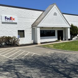 FedEx Ship Center