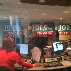 101.9fm The MIX- WTMX Chicago