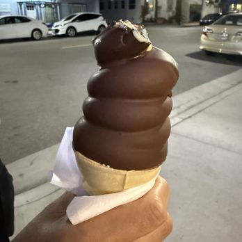 Fosters Freeze - Yum! - Ice Cream & Frozen Yogurt Near Me - Torrance, California Fosters Freeze - Yum! - Ice Cream & Frozen Yogurt Near Me - Torrance, California