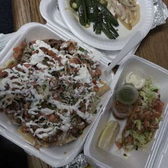 El Mariachi Loco - Nachos de asada and shrimp taco - Tacos Near Me - Porterville, California El Mariachi Loco - Nachos de asada and shrimp taco - Tacos Near Me - Porterville, California