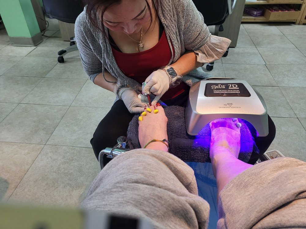 COMFY NAILS Updated September 2024 56 Photos & 23 Reviews 810 E