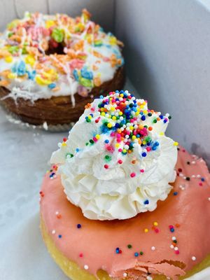 DK's Donuts & Bakery by null
