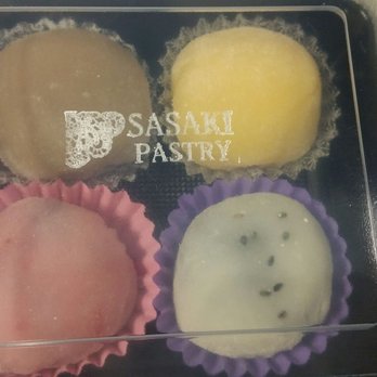 Sasaki Fine Pastry - Clockwise starting from the top right (mango mochi, sesame mochi, strawberry mochi, roasted green tea/houjicha mochi) - Patisserie/Cake Shop Near Me - Markham, Ontario