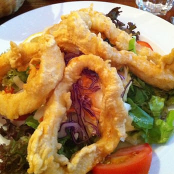 Le Fin de Siècle - Calamari over salad - Brasseries Near Me - Brussel, BRU