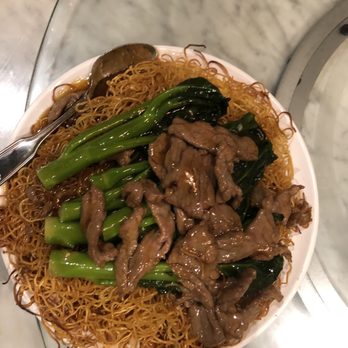 Dolo Restaurant and Bar - Beef and Broccoli Pan Fried Noodle - Dim Sum Near Me - Chicago, Illinois