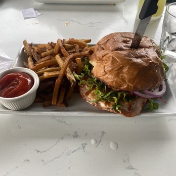 Gabrielas South Austin - La Jamona Burger - Mexican Near Me - Austin, Texas