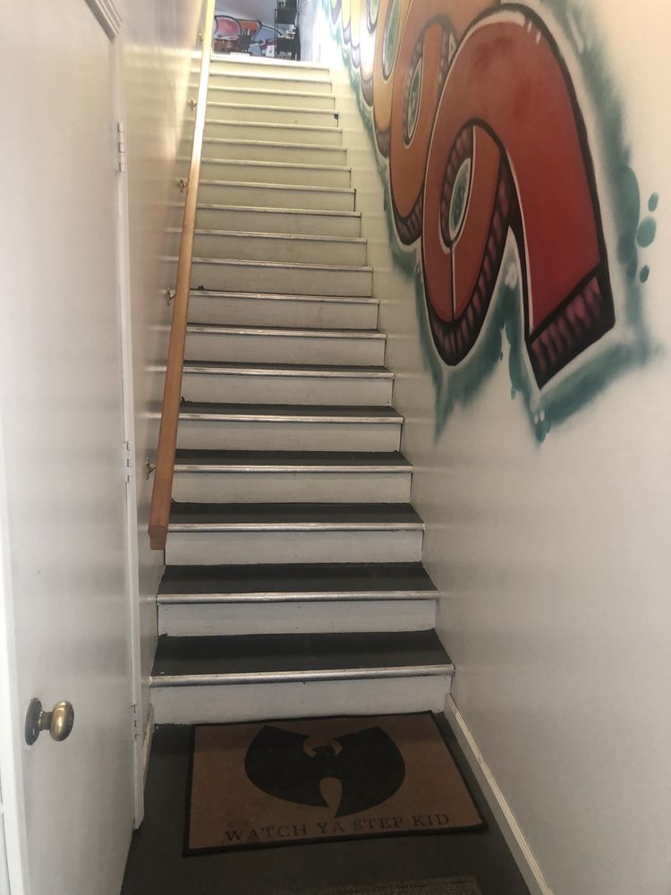 Level Up Barbershop Logo