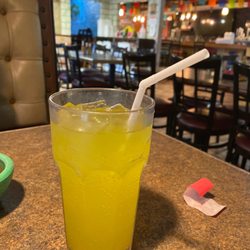 El Arado - Bendy straws are back!