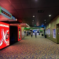 Cinemark - Right hallway
