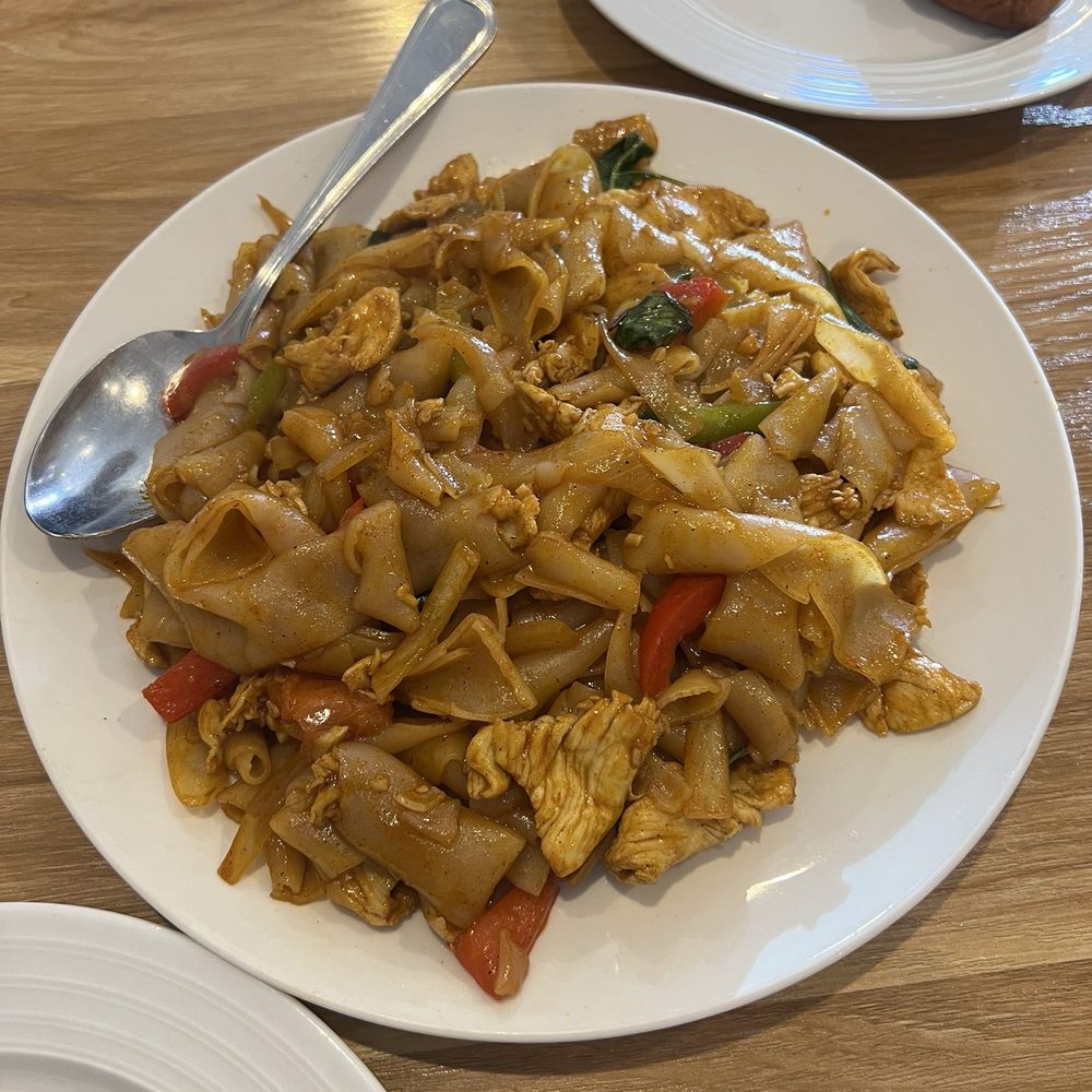 Bangkok Broiler - 60. Pad Kee Mao - Thai Near Me - Hesperia, California
