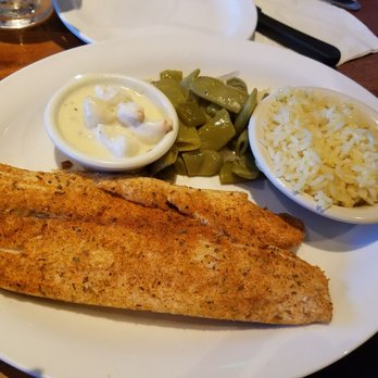 Cheddar's Scratch Kitchen - Redfish with crab sauce. Fish was so dry, had to send it back - Southern Near Me - Tampa, Florida