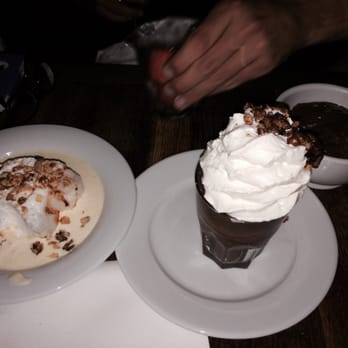 Cinq-Mars - Desserts we amazing! Champagne, appetizers and desserts make for a casual fun time w friends! - French Near Me - Paris, 75