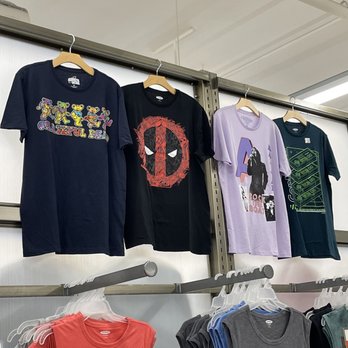 Old Navy Outlet - Men's Clothing Near Me - Birch Run, Michigan