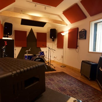 Small Pond - Recording & Rehearsal Studios Near Me - Brighton, BNH