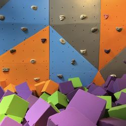 My Lil Town - Foam pit with climbing wall