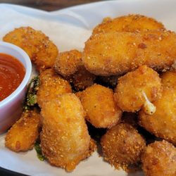 Prime Tap House - Cheese curds