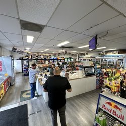Irving Market & Deli - Inside