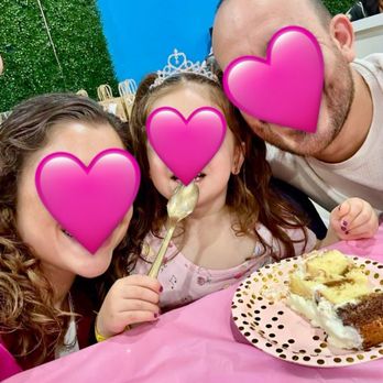 Sylvia's Cakes - Custom Cakes Near Me