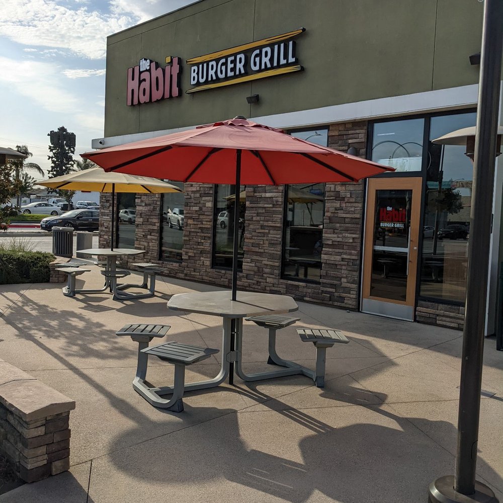 Habit Burger & Grill - Outdoor patio - Burgers Near Me - Paramount, California