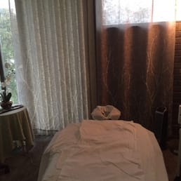 Lil relaxing treatment room Lil relaxing treatment room