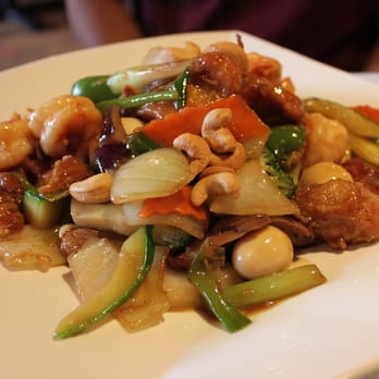 Chifa Restaurant - Tai Pa - with Chicken, Duck, Pork, Shrimp, Quail Egg, and Mixed Veggies - Chinese Near Me - Jackson Heights, New York