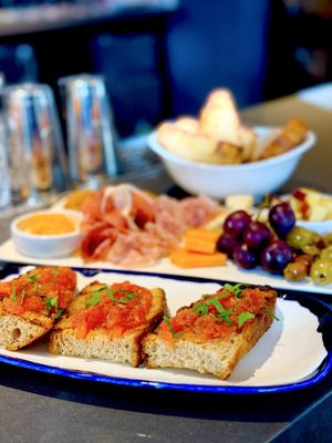 Welton Room cocktail + kitchen by null