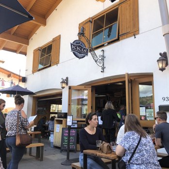 Icicle Brewing - Entrance and patio seating - Brewpubs Near Me - Leavenworth, Washington Icicle Brewing - Entrance and patio seating - Brewpubs Near Me - Leavenworth, Washington