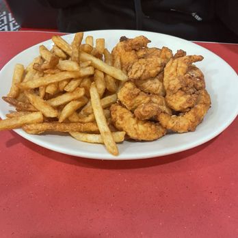 The Red Arrow Diner - Chicken Tender Dinner - Diners Near Me - Nashua, New Hampshire The Red Arrow Diner - Chicken Tender Dinner - Diners Near Me - Nashua, New Hampshire