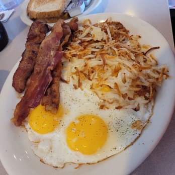 Red Apple Cafe - bacon, eggs, toast and toast - American Near Me - Hartford, Wisconsin Red Apple Cafe - bacon, eggs, toast and toast - American Near Me - Hartford, Wisconsin