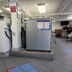 Cottonwood Laundry - Inside