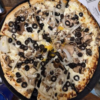 Old Town Pizza - Chop Choo Chicken Pizza - Pizza Near Me - Roseville, California