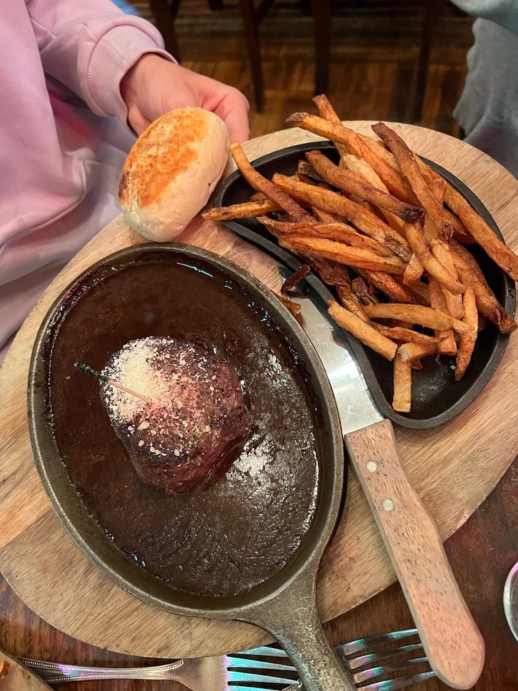 Food from Trotters Tavern