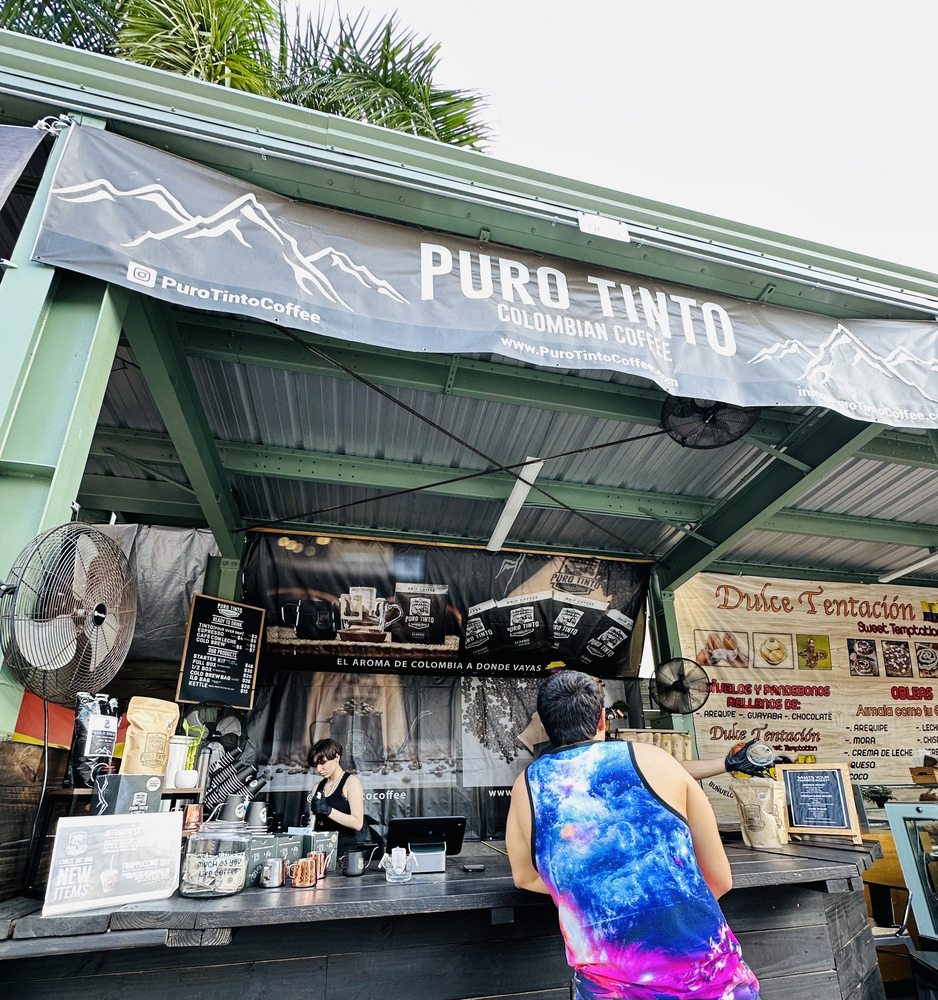 Puro Tinto Coffee Logo