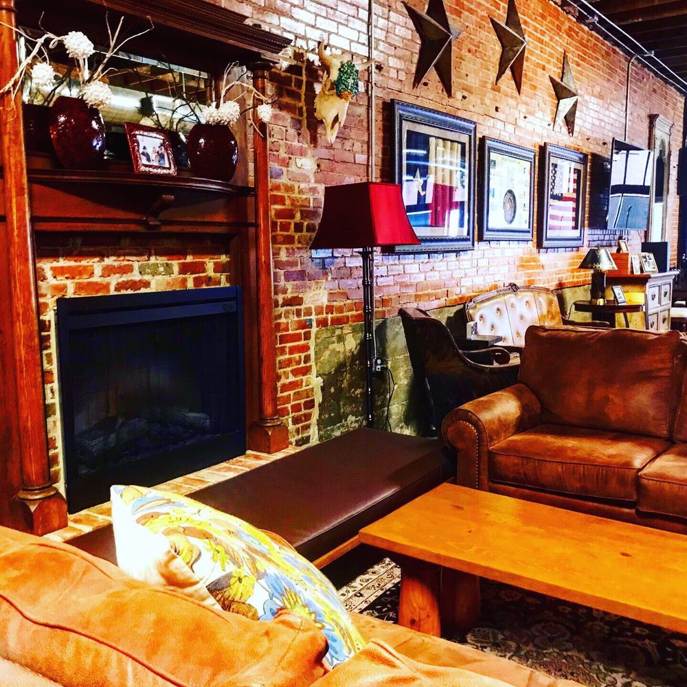 MARTIN’S HALL Updated October 2024 219 Simonton St, Conroe, Texas