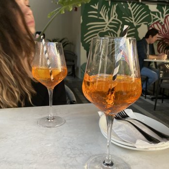 Moxies - Spritz - Lounges Near Me - Miami, Florida Moxies - Spritz - Lounges Near Me - Miami, Florida