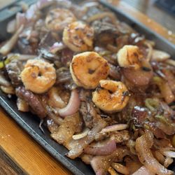 La Cocina - Surf &Turf Fajita, great flavor but way short on meat at this price point, hope this was a mistake and not the norm.