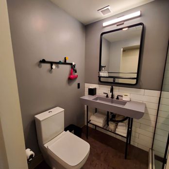 Moxy Portland Downtown - Bathroom - Hotels Near Me - Portland, Oregon Moxy Portland Downtown - Bathroom - Hotels Near Me - Portland, Oregon
