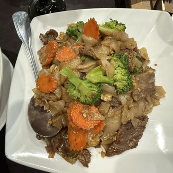 Chandara Thai - Pad see ew - Thai Near Me - Grass Valley, California