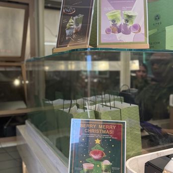 Maruwu Seicha Hawaii - Seasonal specials (red snow cap is strawberry cheese foam) - Tea Rooms Near Me - Honolulu, Hawaii Maruwu Seicha Hawaii - Seasonal specials (red snow cap is strawberry cheese foam) - Tea Rooms Near Me - Honolulu, Hawaii