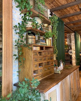 Harken Cafe by null