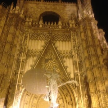 Cathedral de Sevilla - Beautiful gothic architecture - Churches Near Me - Seville, SE Cathedral de Sevilla - Beautiful gothic architecture - Churches Near Me - Seville, SE