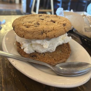 Town Square Social - Ice cream sandwich - New American Near Me - Lebanon, Tennessee Town Square Social - Ice cream sandwich - New American Near Me - Lebanon, Tennessee