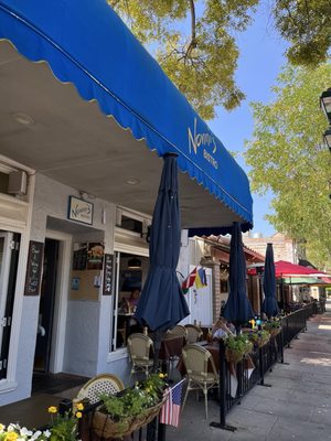 Nonni's Bistro by null