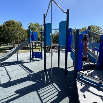 Hillcrest Park - 1 of 2 play structures - Parks Near Me - Milpitas, California Hillcrest Park - 1 of 2 play structures - Parks Near Me - Milpitas, California