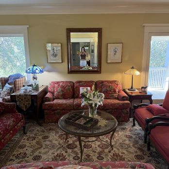 Arroyo Vista Inn - Living room - Bed & Breakfast Near Me - South Pasadena, California