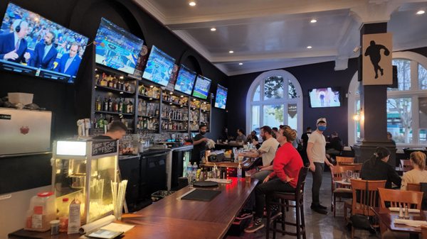 Yeti Sports Bar and Restaurant | Nepalese Indian Restaurant Berkeley by null