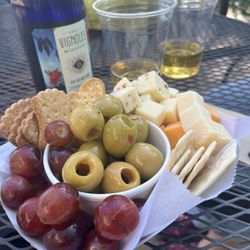 Les Bourgeois Vineyards - Mmmmm