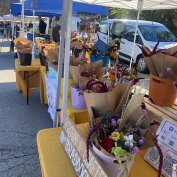 Bloomfield Saturday Market - Flowers - Farmers Market Near Me - Pittsburgh, Pennsylvania